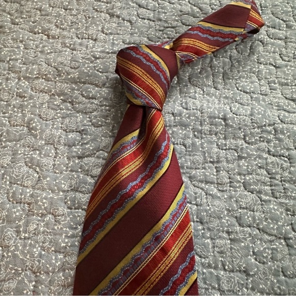 Daniel de Fasson Sevenfold Tie Elegant Striped in Red & Gold Silk Wide 58” x 4” - Picture 2 of 9